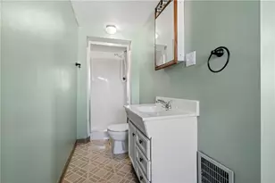 302 Lowell St, Vandergrift, PA 15690 - Photo 20