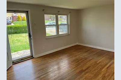 4010 Everlawn St, West Mifflin, PA 15122 - Photo 4