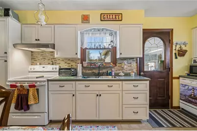 262 Railroad St, Mount Pleasant Township, PA 15666 - Photo 18