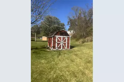704 Stauffer Ave, Scottdale, PA 15683 - Photo 6