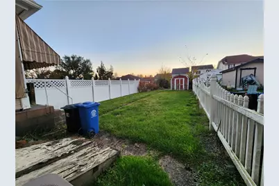 1815 Eaton St, McKeesport, PA 15132 - Photo 4