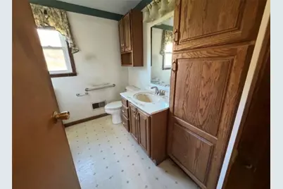 105 Valley View Dr, Washington, PA 15301 - Photo 10