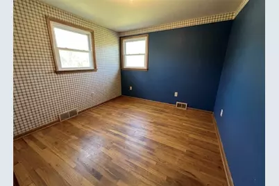 105 Valley View Dr, Washington, PA 15301 - Photo 6