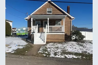 233 S Shupe St, Mt. Pleasant Boro, PA 15666 - Photo 1