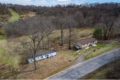 323-325 E Lancaster Rd, Lancaster Township, PA 16037 - Photo 1