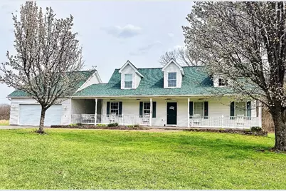 152 Killarney Rd, Mill Run, PA 15464 - Photo 1