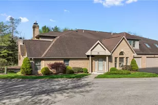 320 Village Green Dr, Peters Township, PA 15317 - Photo 1