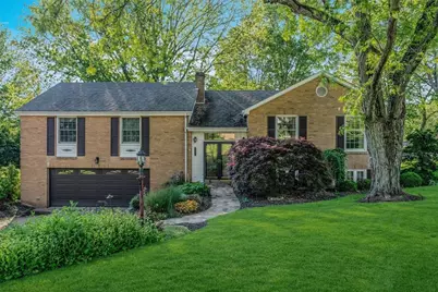 2652 Thorntree Dr, St Clair, PA 15241 - Photo 1