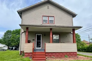 582 Spruce Ave, Sharon, PA 16146 - Photo 1