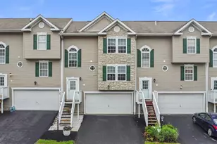 215 Mountain Dr, Carnegie, PA 15106 - Photo 1