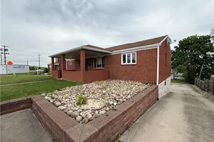 201 Lebanon Manor Dr, West Mifflin, PA 15122 - Photo 1