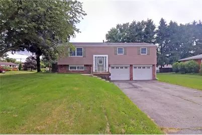 418 Newport Dr, Hempfield Township, PA 15601 - Photo 1