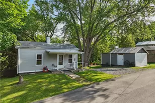 3009 33rd St, Pulaski Township, PA 15066 - Photo 1