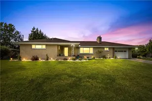 127 Craig Dr, Hempfield Township, PA 15601 - Photo 1