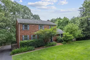 195 Grandview Dr N, Pittsburgh, PA 15215 - Photo 1