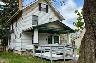 688 S Oakland Ave, Sharon, PA 16146 - Photo 1