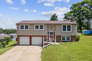 147 Ridgewood Dr, Economy, PA 15042 - Photo 1