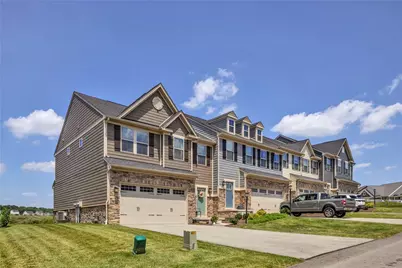 1006 Callaway Dr, Jeannette, PA 15644 - Photo 1