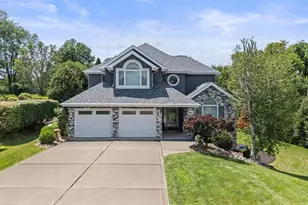 738 Cedarwood Dr, Rostraver, PA 15012 - Photo 1