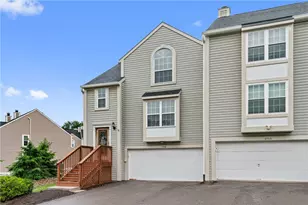 2708 Hunters Point Dr, Pittsburgh, PA 15090 - Photo 1