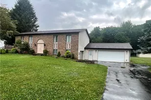 31 Aylesworth Way, Liberty Township, PA 16127 - Photo 1