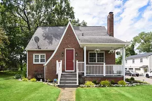 509 Golf Ave, Ellwood City, PA 16117 - Photo 1