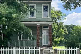 15 Mayflower St, Pittsburgh, PA 15206 - Photo 1