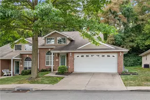 556 Newport Dr, Pittsburgh, PA 15235 - Photo 1