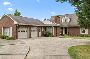 377 Claremont Dr, New Kensington, PA 15068 - Photo 1