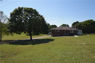 342 Pleasantview St, North Sewickley Township, PA 15010 - Photo 1