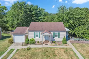 722 Ivy Ln, Center Township, PA 15001 - Photo 1