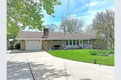 21 Robin Rd, Robinson Twp, PA 15136 - Photo 1