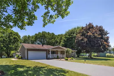 16 Aylesworth Way, Liberty Township, PA 16127 - Photo 1