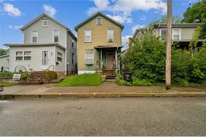 24 Miller St, Latrobe, PA 15650 - Photo 1
