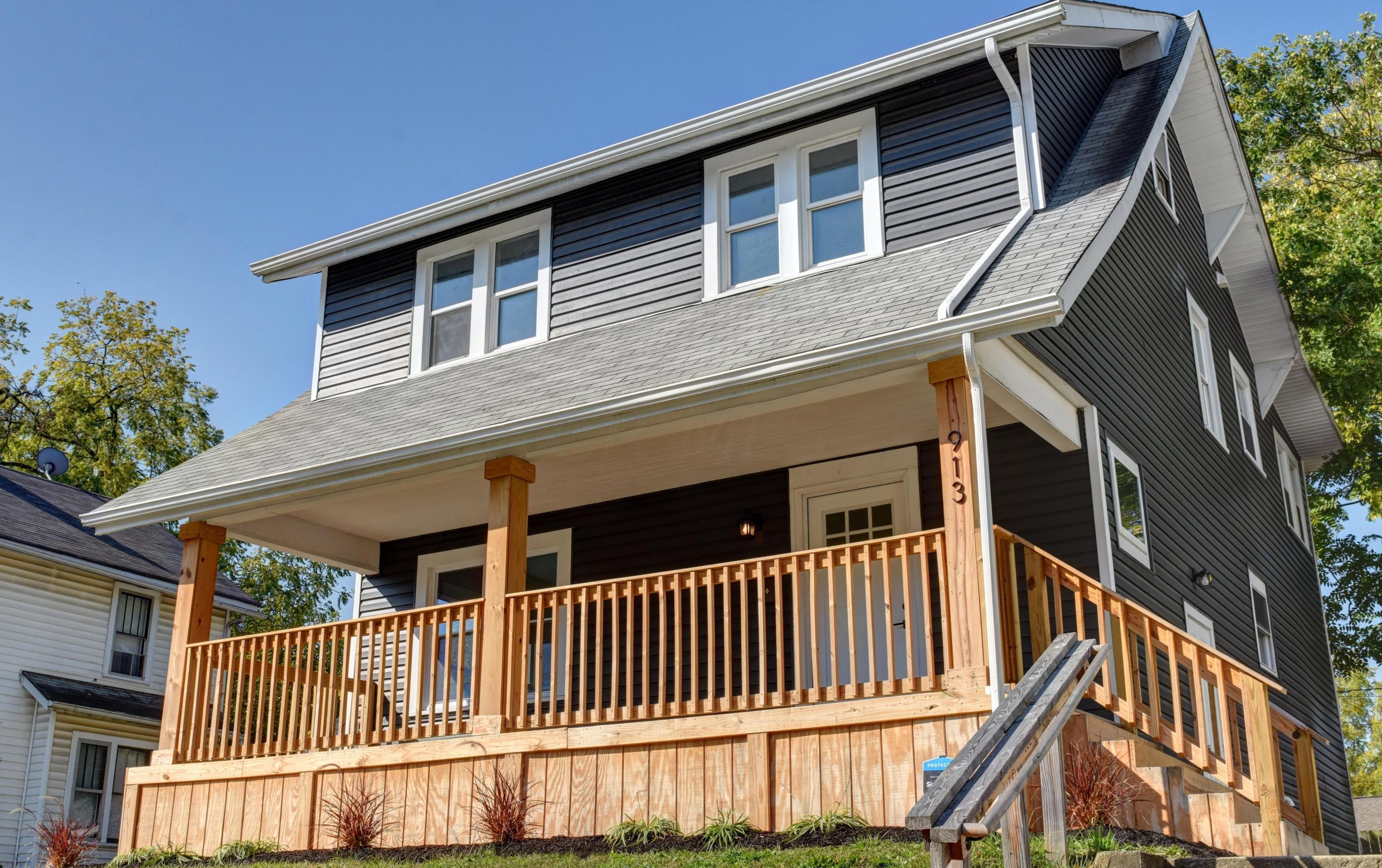 913 Carpenter St, Columbus, OH 43206-2479