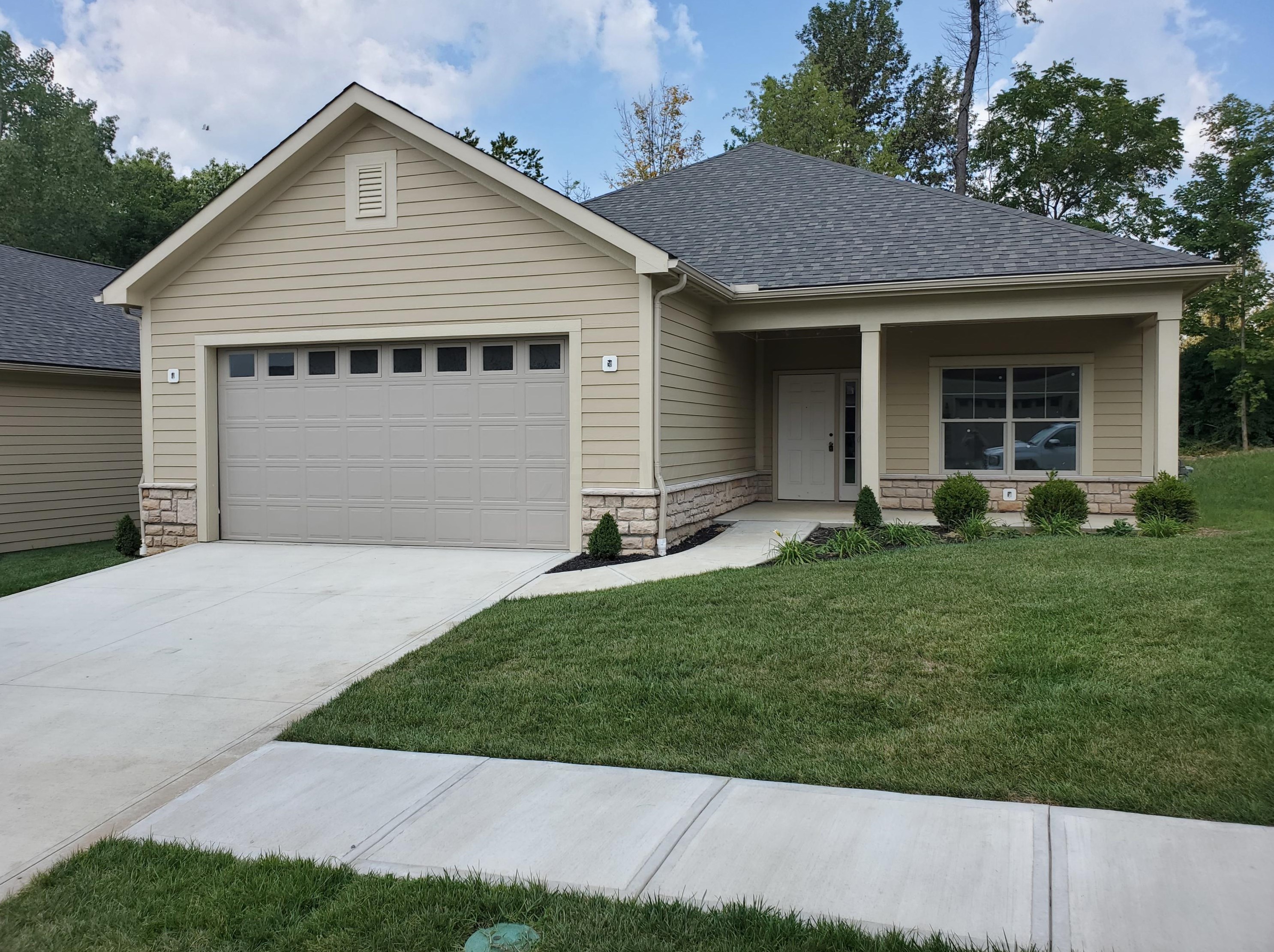 1134 Cross Creeks Rdg, Pickerington, OH 43147-8160