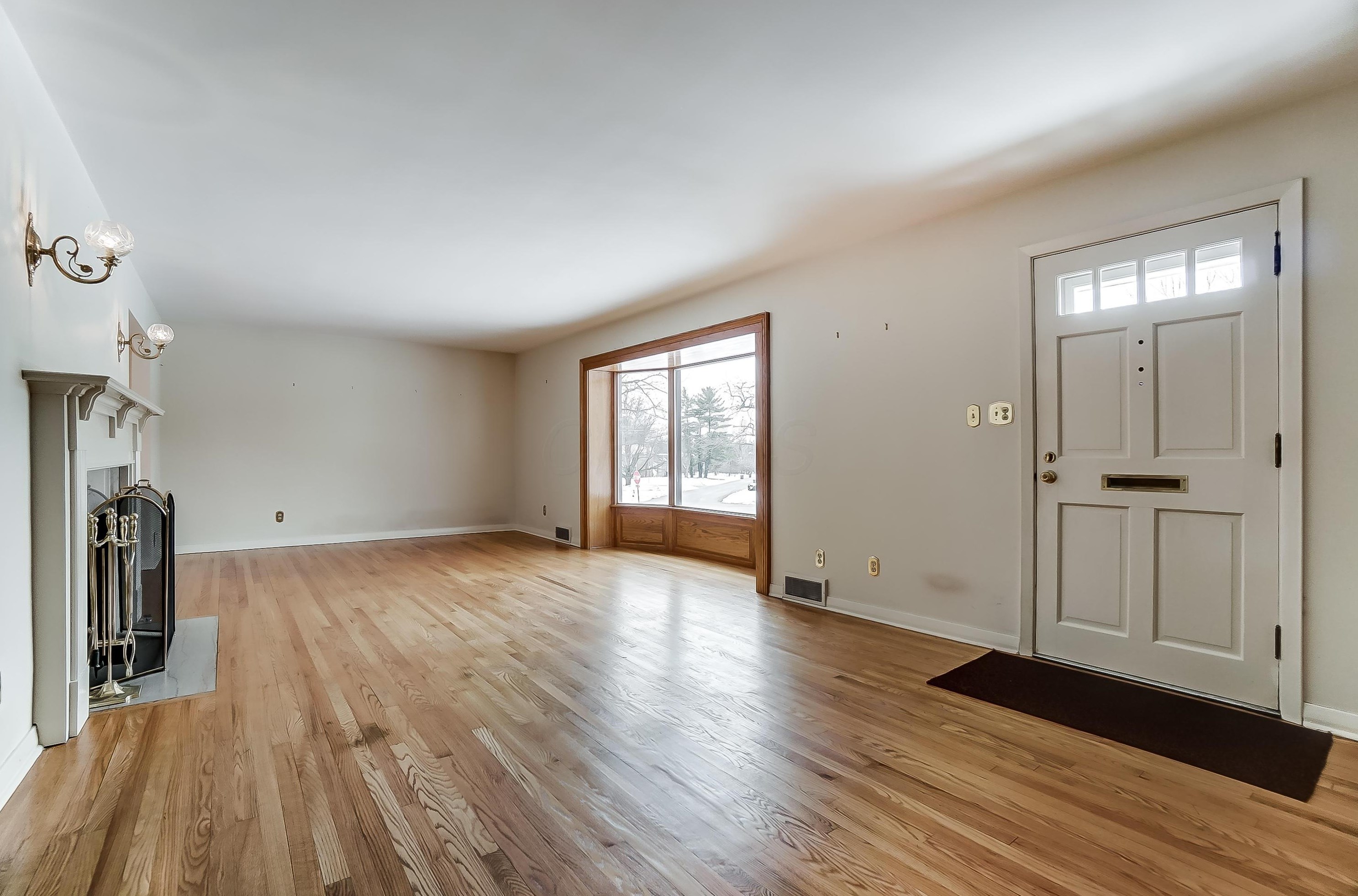2396 Club Rd, Columbus, OH 43221-4005