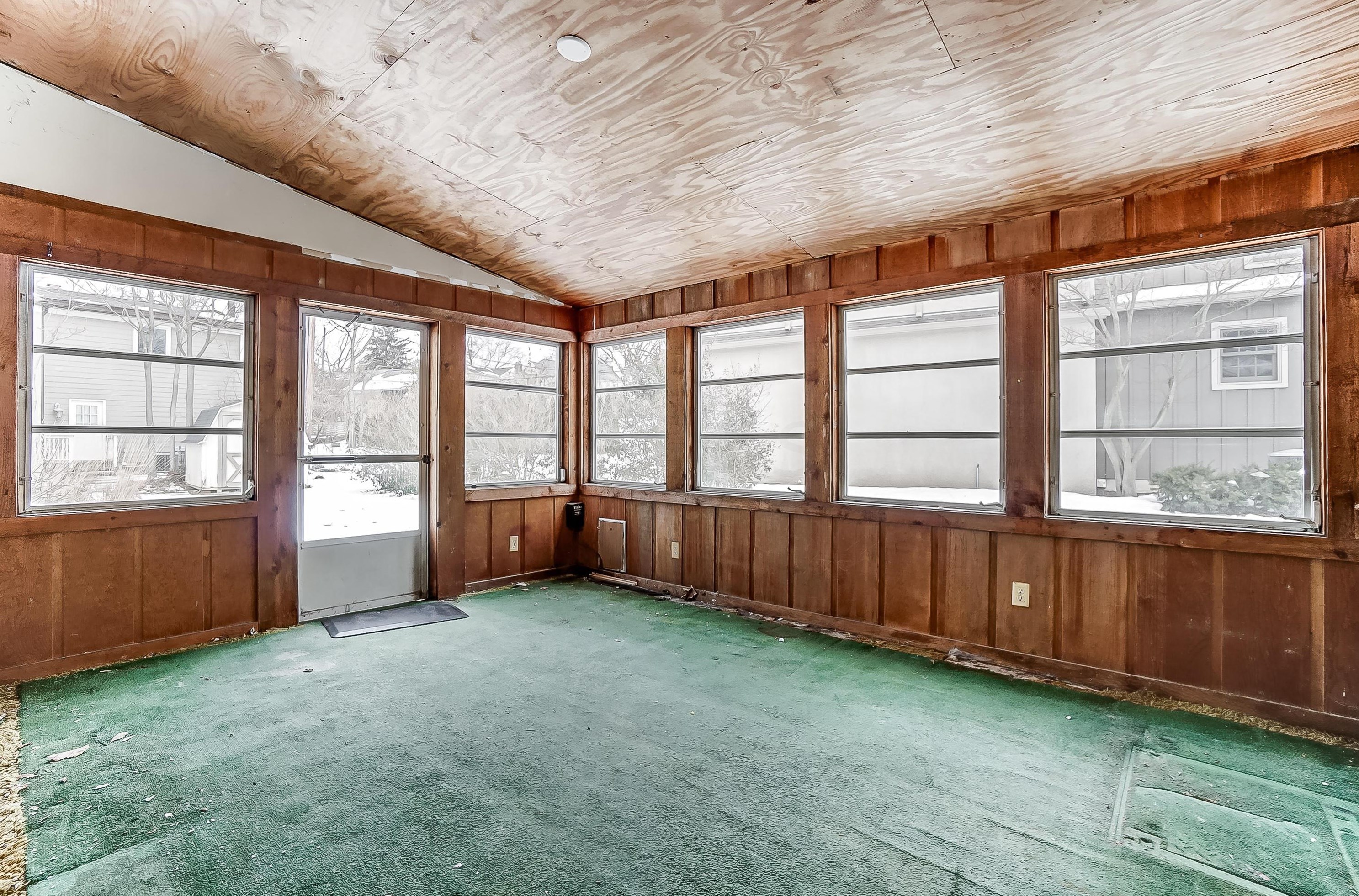 2396 Clb Rd, Columbus OH 43221-4005 exterior