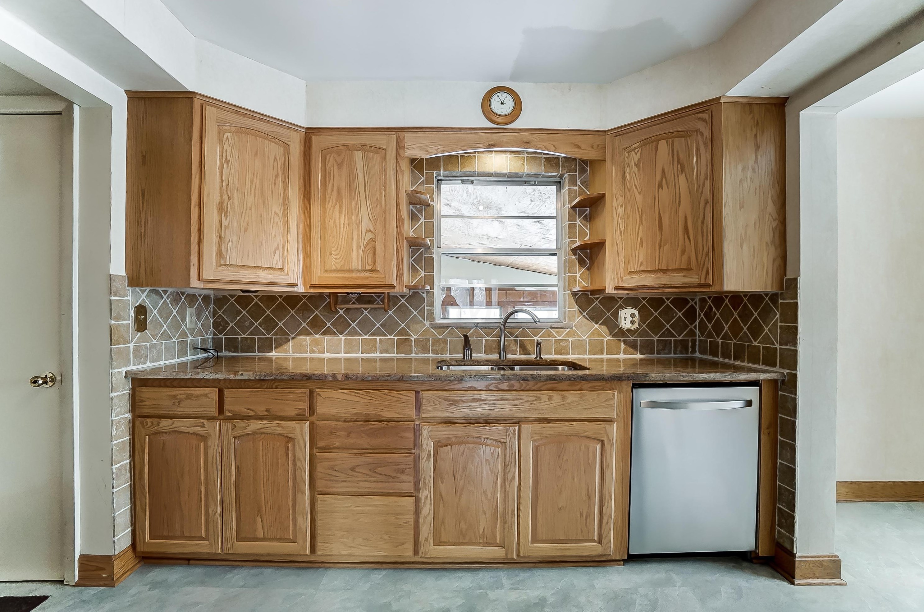 2396 Clb Rd, Columbus OH 43221-4005 exterior