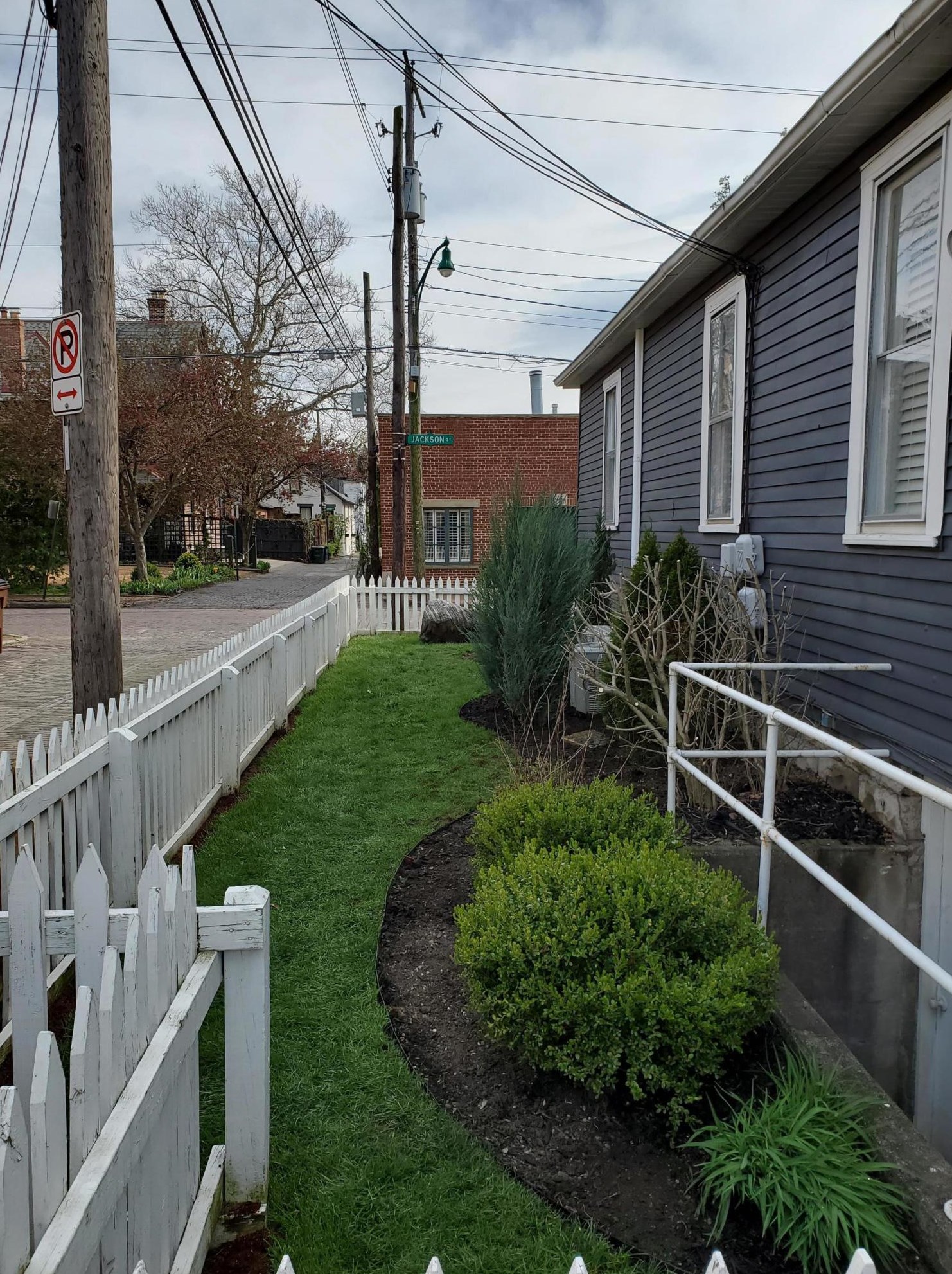 204 Jackson St, Columbus OH 43206-1229 exterior