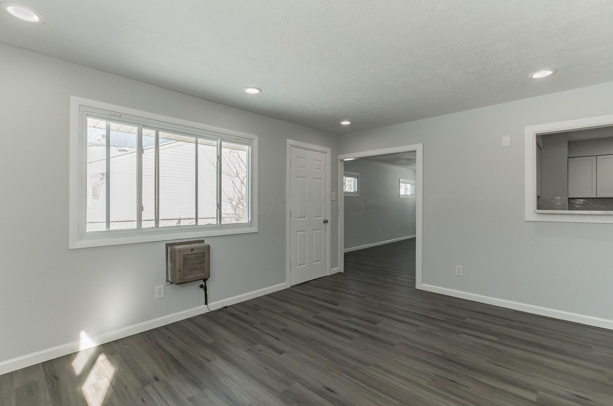 2165 Brentnell Ave, Columbus OH 43211-1911 exterior