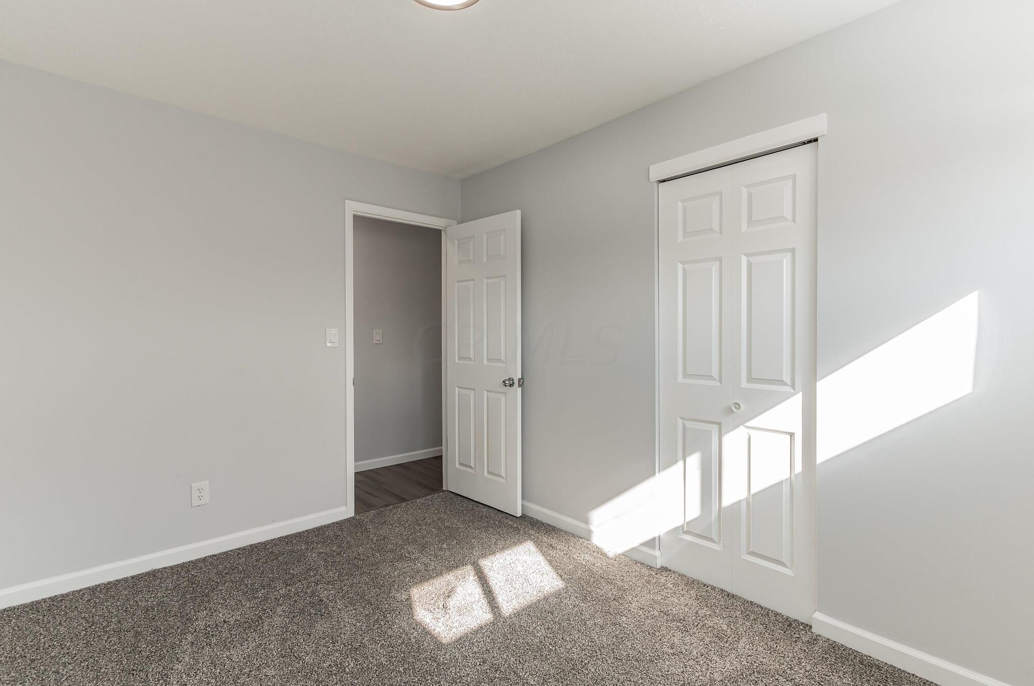 2165 Brentnell Ave, Columbus OH 43211-1911 exterior