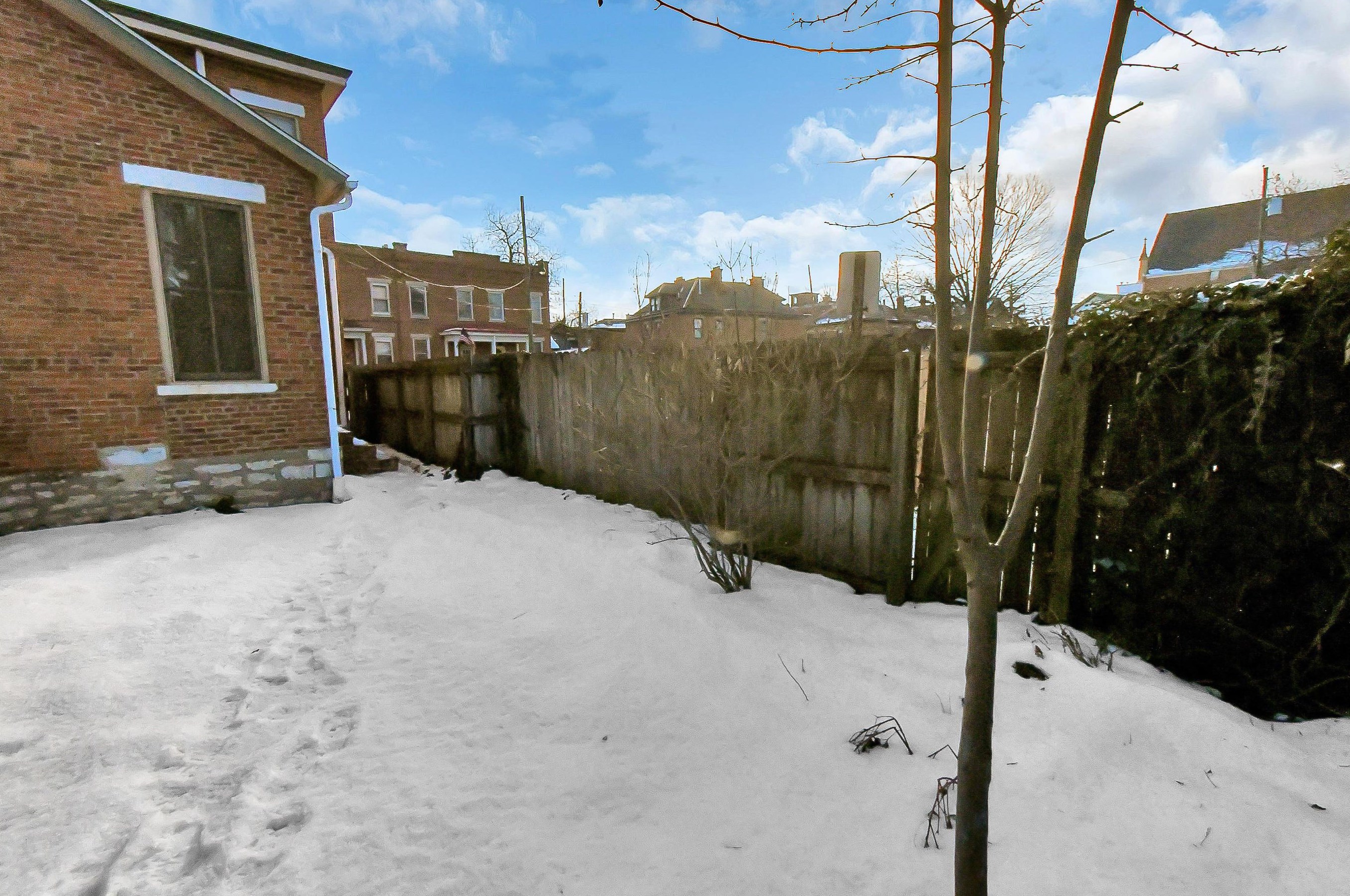 625 Lazelle St, Columbus OH 43206-1160 exterior