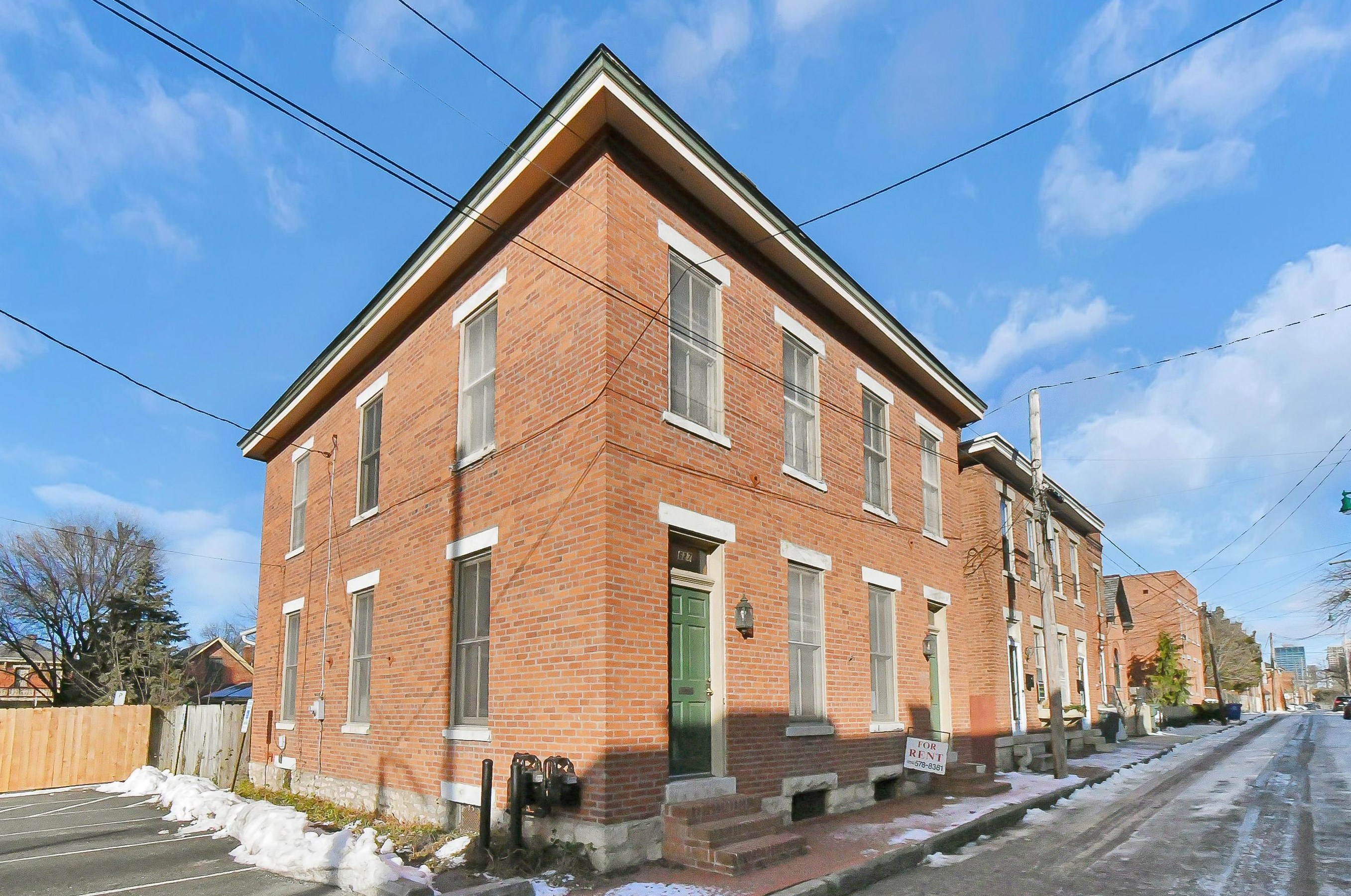 625 Lazelle St, Columbus, OH 43206-1160