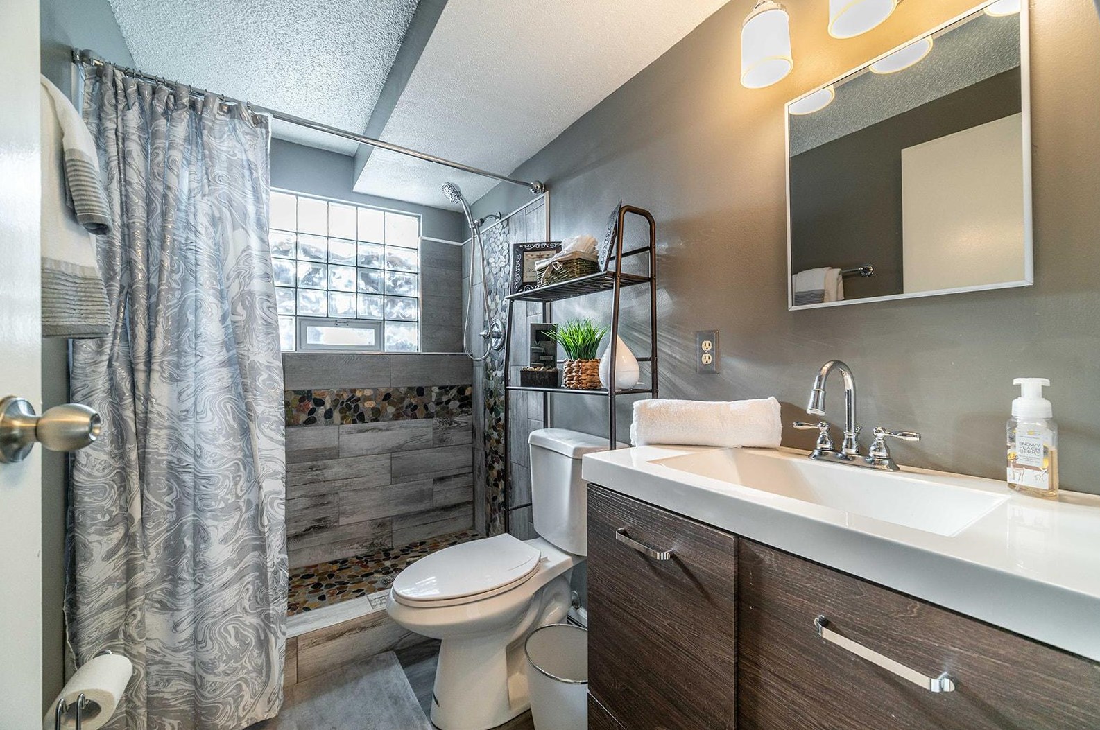 4673 Glenhaven Dr, Columbus OH 43231-5949 exterior