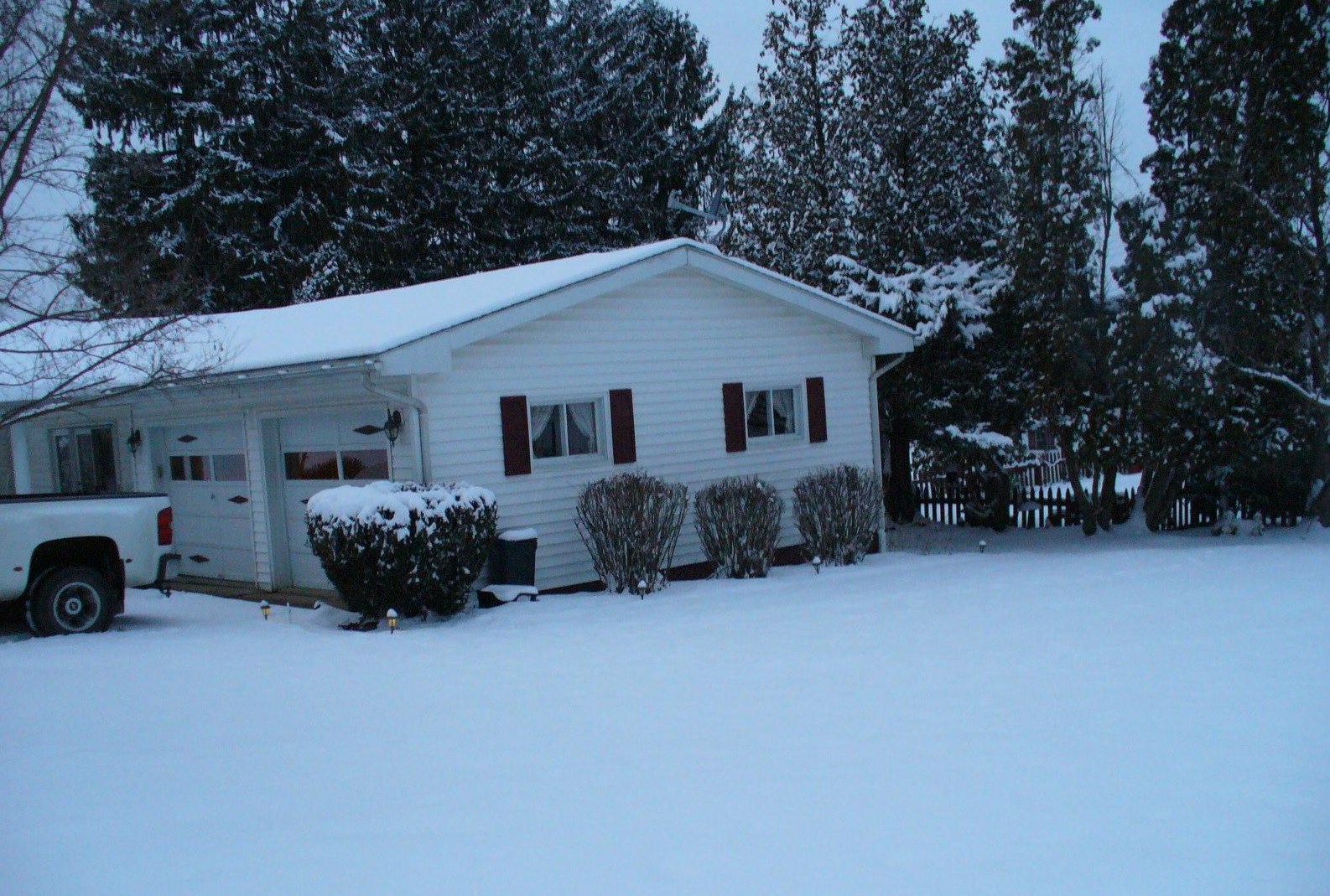 3970 Valley View Rd, Zanesville, OH 43701