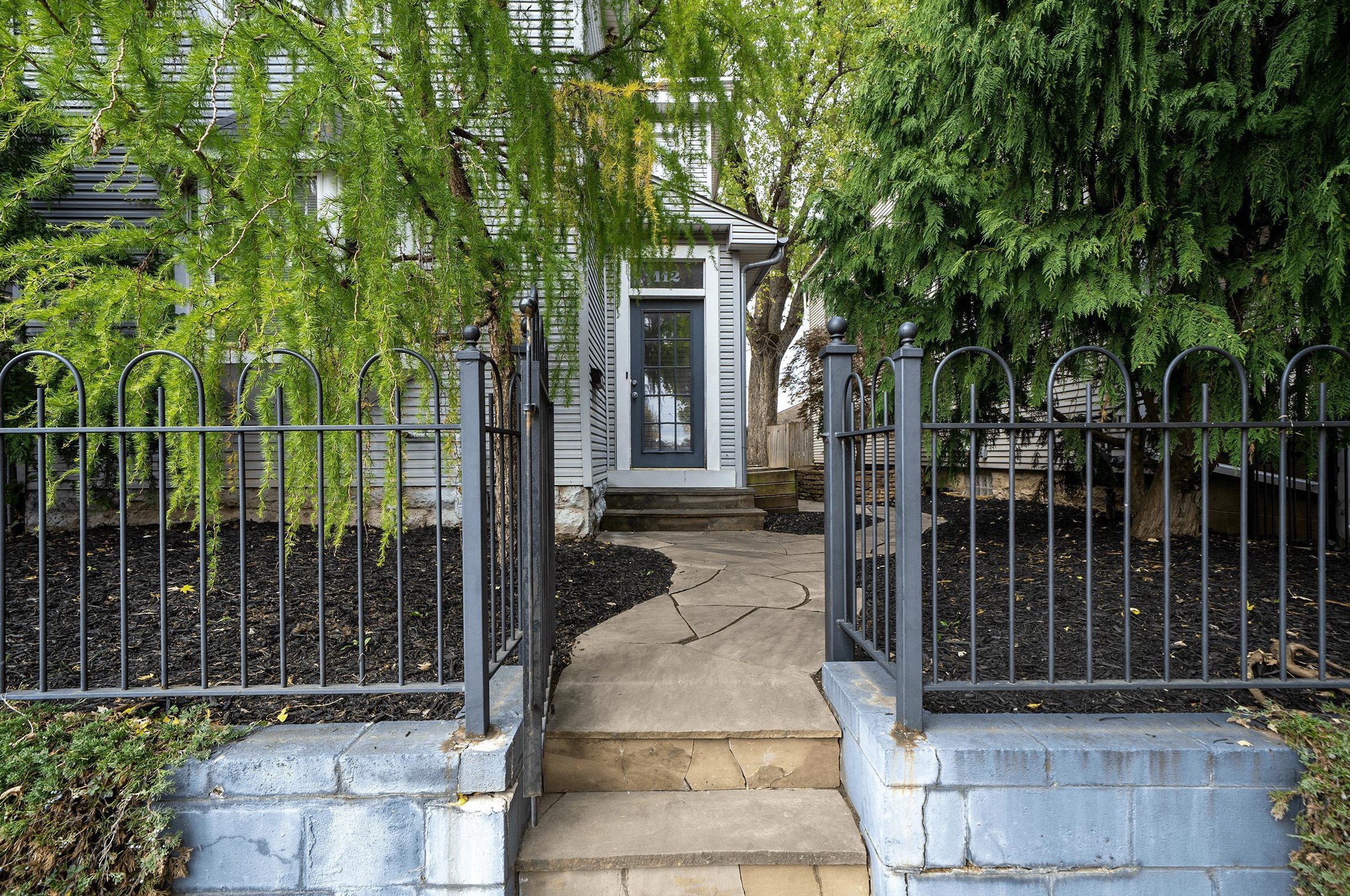 112 Hanford St, Columbus, OH 43206-3632