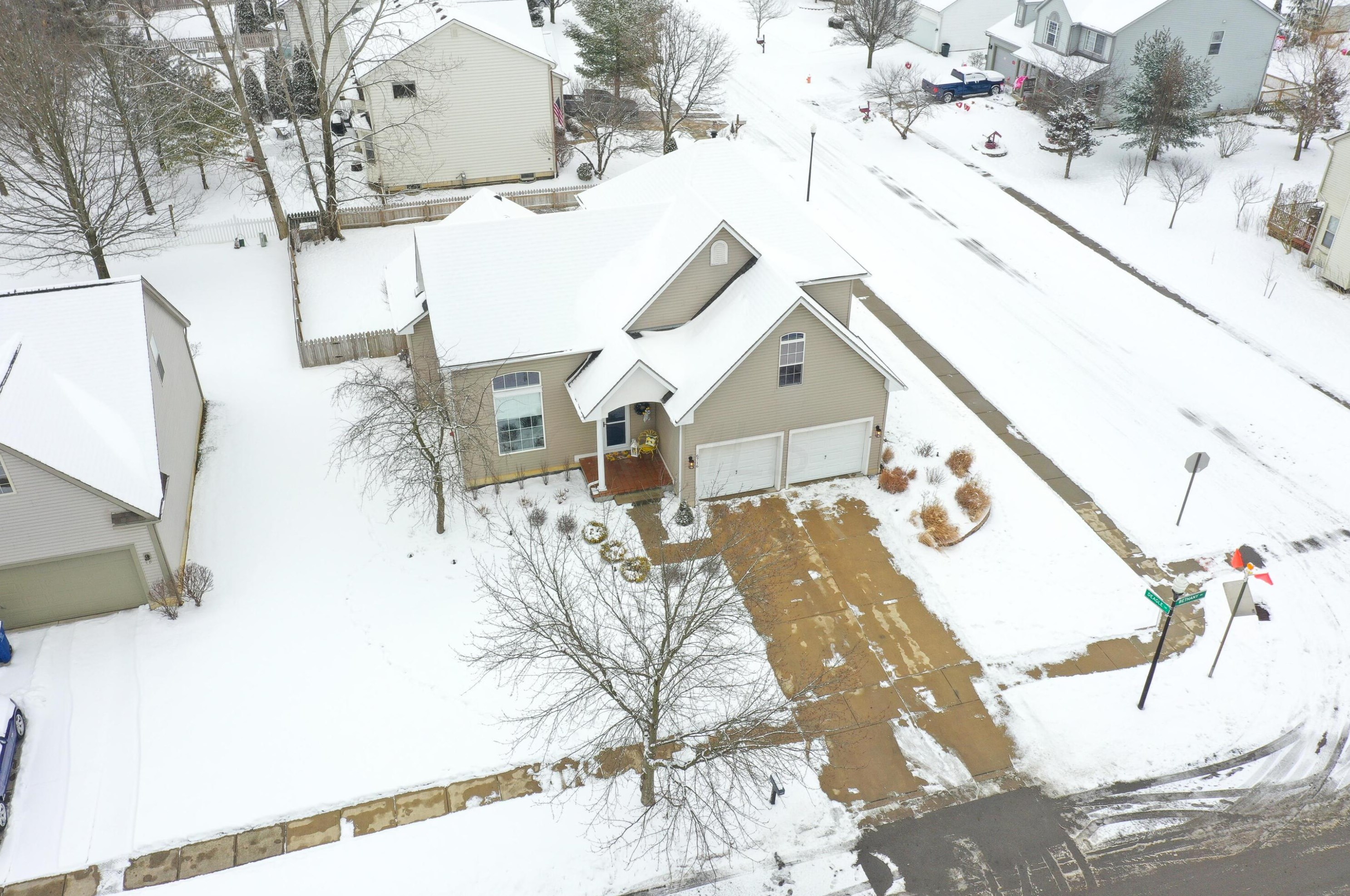 6716 Bethany Dr, Westerville, OH 43081-8296