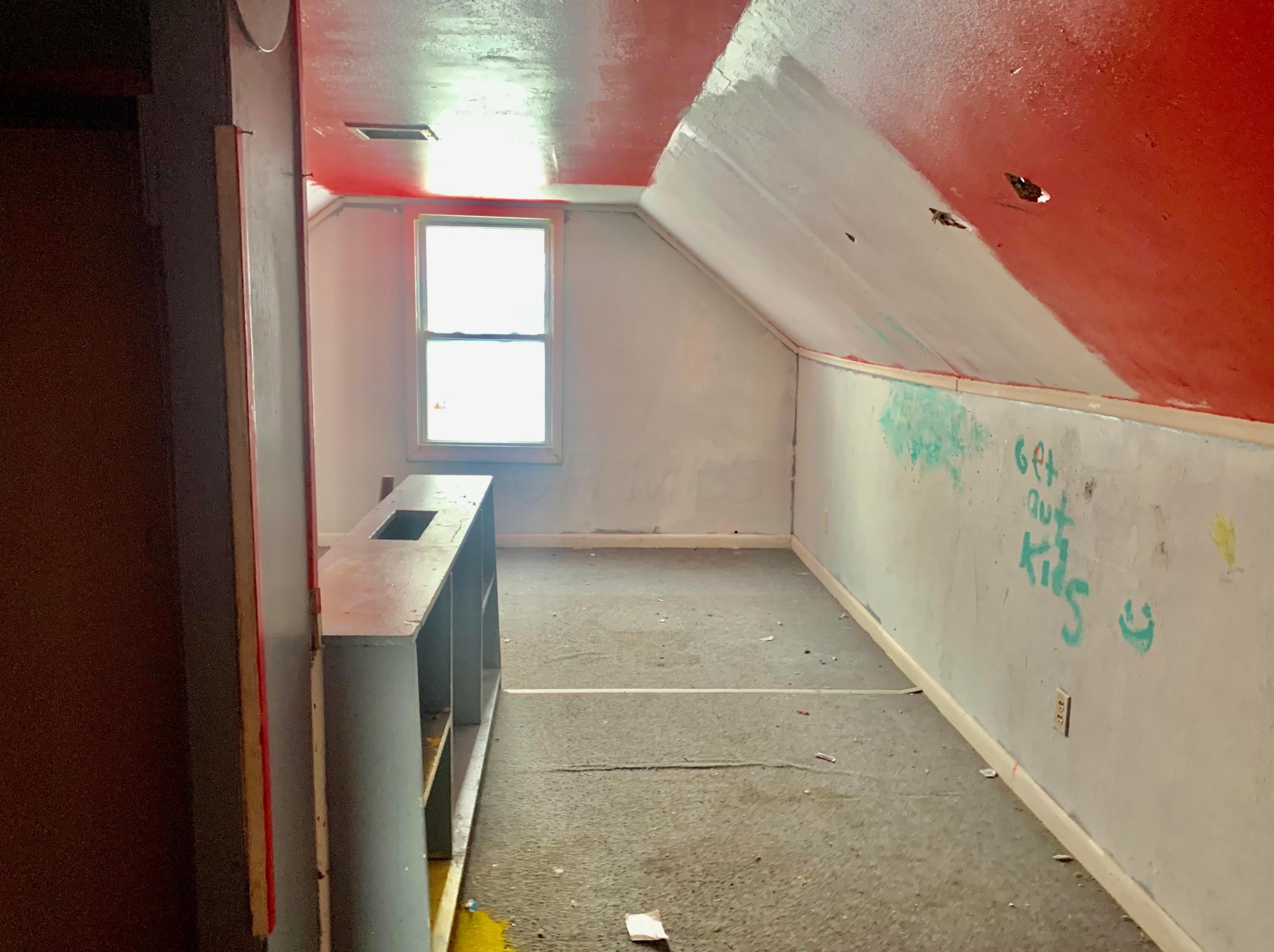 633 Wayne Ave, Columbus OH 43204-3229 exterior