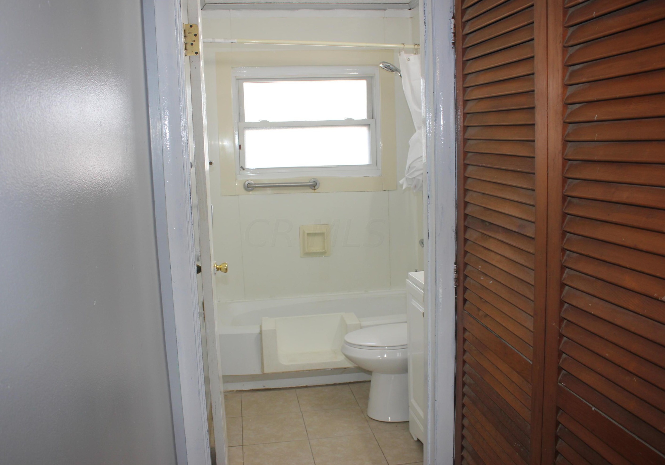 864 Mark Pl, Columbus OH 43204-1732 exterior